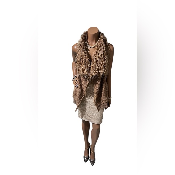 Elegant Brown and Cream Midi Dress - Picture 9 of 16